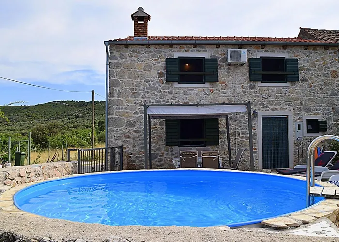 In Mit Privatem Pool By Interhome Vikendica Dobropoljana