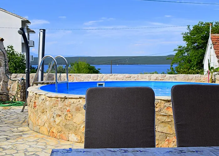 In Mit Privatem Pool By Interhome Vikendica *