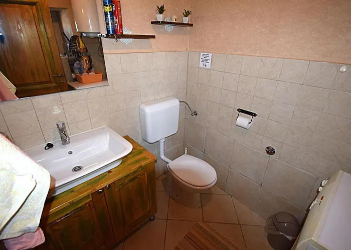 In Mit Privatem Pool By Interhome Vikendica *