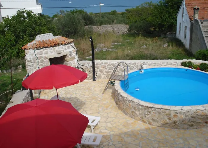 In Mit Privatem Pool By Interhome *