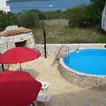 In Mit Privatem Pool By Interhome *