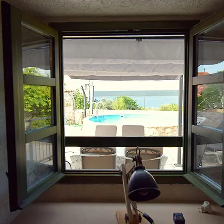 In Mit Privatem Pool By Interhome Nyaraló