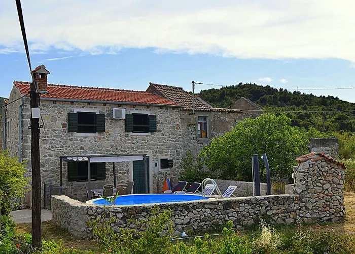 In Mit Privatem Pool By Interhome